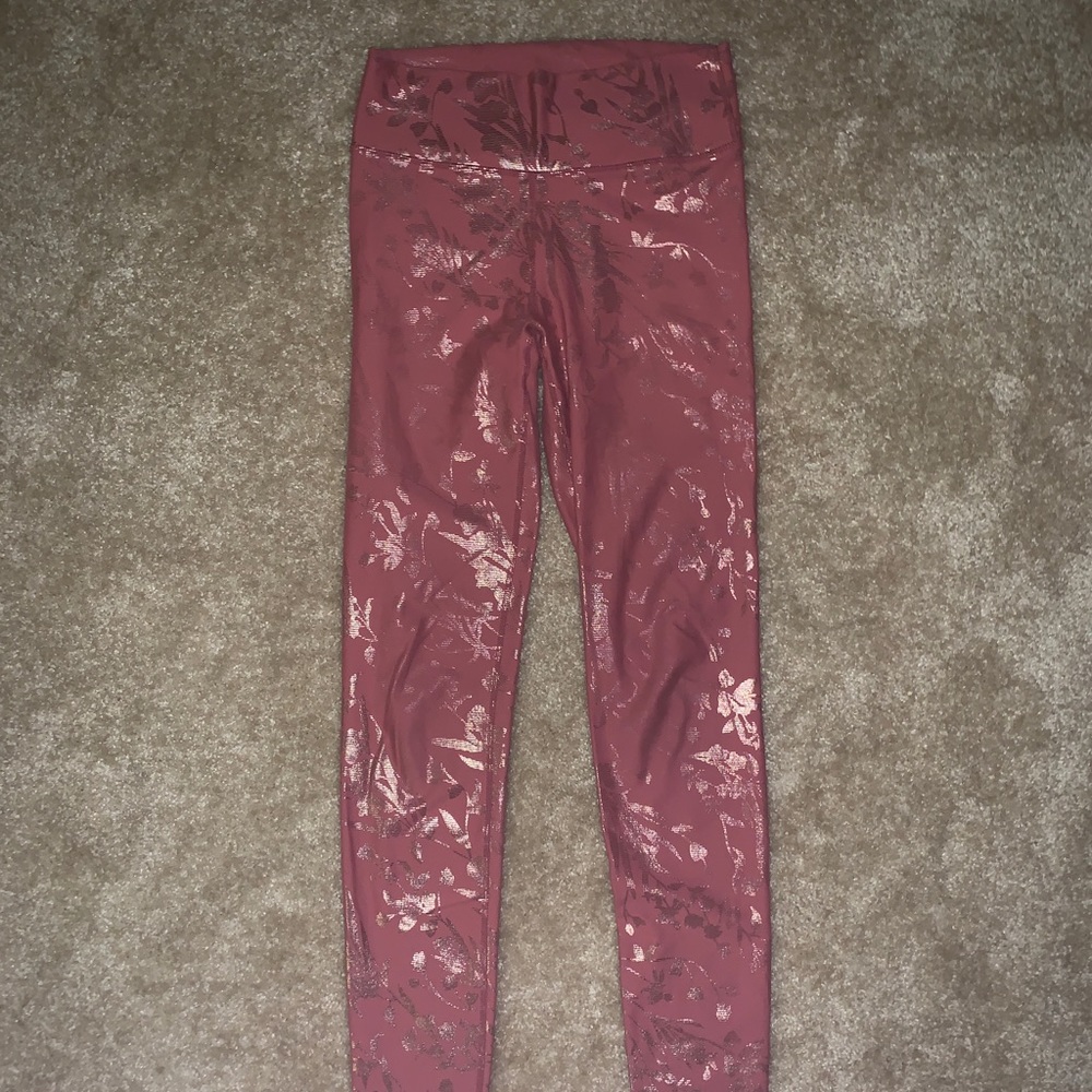 Fabletics pink & gold leggings 💗